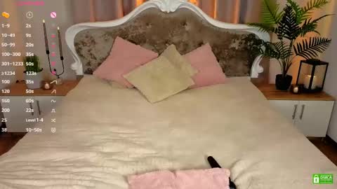 Snapshot of _mari_clark chatting on May 2026 10:48:01 PM Eva online show from May 2026 10:48:01 PM