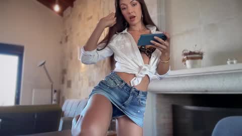 Snapshot of _mariarty_ chatting on October 2025 10:43:02 AM Marie - -25 discount online show from October 2025 10:43:02 AM