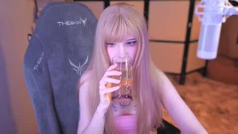 Mariko online show from October 2025 03:11:01 PM