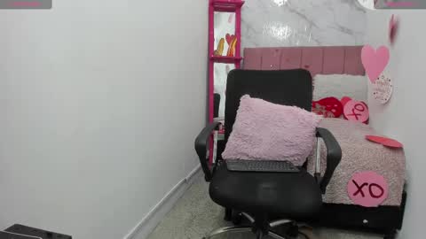 Mikoto  Alexia online show from February 2025 02:23:02 PM