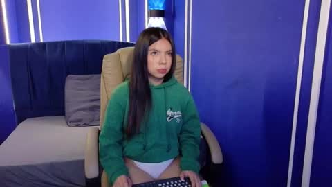 Snapshot of _mave chatting on March 2026 12:09:01 PM Mave online show from March 2026 12:09:01 PM