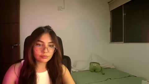 Snapshot of _maxxx1_ chatting on May 2026 01:10:02 AM max and abby online show from May 2026 01:10:02 AM