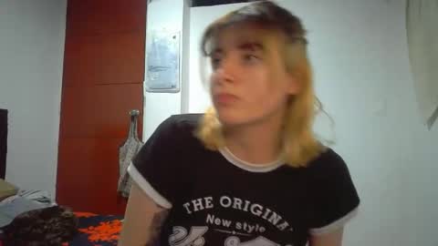 Mia-foster online show from April 2026 01:39:01 AM