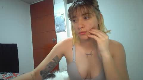 Snapshot of _mia_foster1 chatting on May 2026 12:49:01 AM Mia-foster online show from May 2026 12:49:01 AM