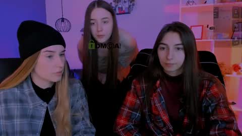 Snapshot of _mila_fire chatting on April 2026 08:50:02 AM your Mila online show from April 2026 08:50:02 AM