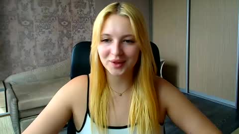 Snapshot of _mila_la_ chatting on June 2026 12:09:02 PM Melanie online show from June 2026 12:09:02 PM