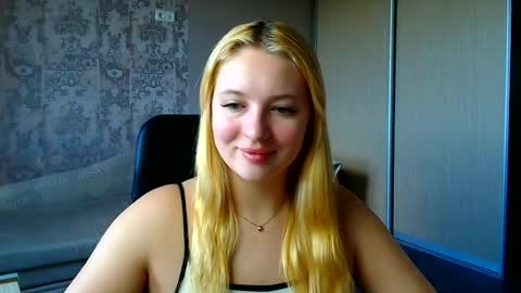 Snapshot of _mila_la_ chatting on June 2026 11:14:02 AM Melanie online show from June 2026 11:14:02 AM