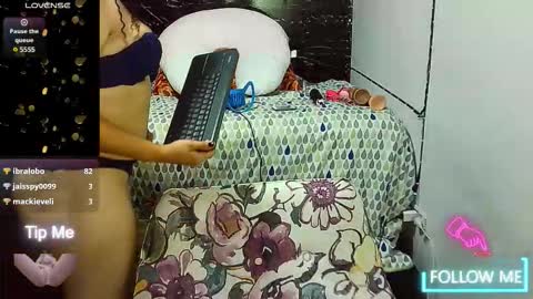 _milf_naughty online show from November 2025 12:43:02 AM