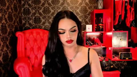 Raven Strauss online show from November 2025 09:58:01 PM