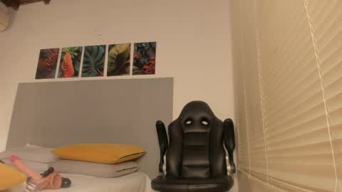 Snapshot of _molly_rosse_ chatting on March 2026 12:28:01 PM _molly_rosse_ online show from March 2026 12:28:01 PM