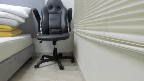 Snapshot of _molly_rosse_ chatting on April 2026 12:04:01 PM _molly_rosse_ online show from April 2026 12:04:01 PM