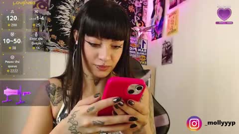 Snapshot of _mollyyyp chatting on November 2025 10:48:01 AM Emmy online show from November 2025 10:48:01 AM