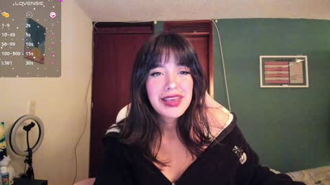 Snapshot of _moon_cake_ chatting on February 2025 04:16:02 AM Next stream 950 pm Colombia time xd online show from February 2025 04:16:02 AM