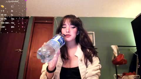 Snapshot of _moon_cake_ chatting on February 2025 05:26:01 AM Next stream 950 pm Colombia time xd online show from February 2025 05:26:01 AM