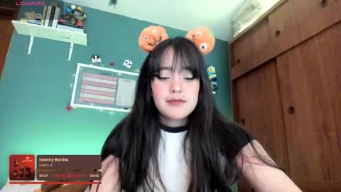 Snapshot of _moon_cake_ chatting on October 2025 04:21:02 AM Next stream 950 pm Colombia time xd online show from October 2025 04:21:02 AM