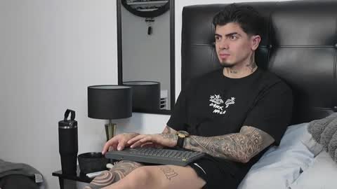 _mrcock_ online show from May 2026 05:49:01 AM