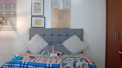 _naomi_s online show from October 2025 02:08:02 PM