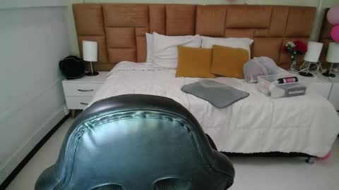 Natalie online show from February 2025 10:21:02 PM