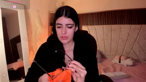 Niah  You can call me Ni or cutie haha online show from November 2025 09:24:01 PM