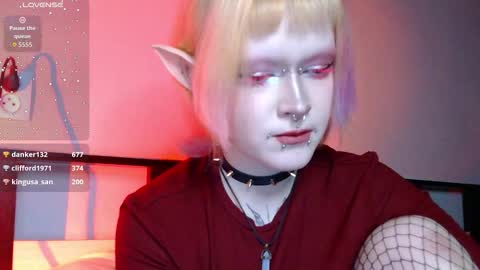 Nicole online show from November 2025 09:37:02 PM