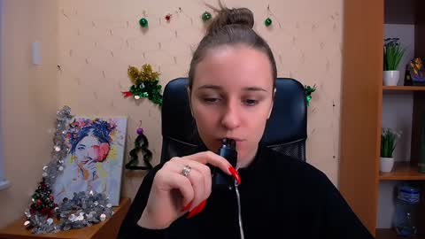 Nica online show from December 2024 11:50:02 AM