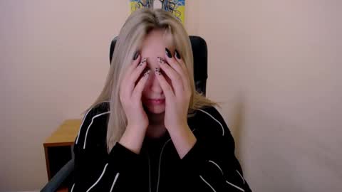 Nica online show from September 2025 11:47:02 AM