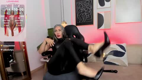 Snapshot of _nicoletteshea_ chatting on May 2026 04:15:01 PM _nicoletteshea_ online show from May 2026 04:15:01 PM
