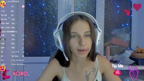 Nika online show from September 2025 06:30:02 PM