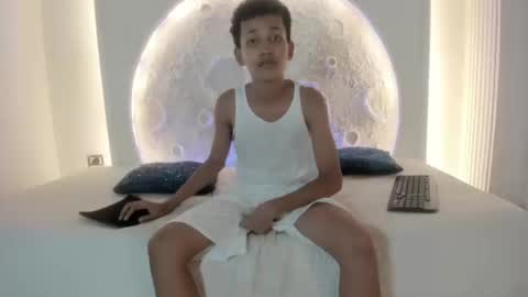 Snapshot of _noah19 chatting on September 2025 08:32:01 PM Noah online show from September 2025 08:32:01 PM