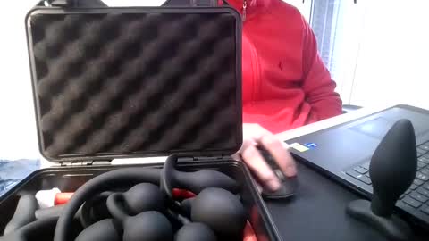 Snapshot of _obetron_ chatting on February 2025 12:00:02 PM Nicola online show from February 2025 12:00:02 PM