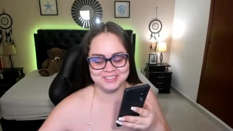 Snapshot of _oliviajoness chatting on April 2026 12:29:02 PM Olivia jones online show from April 2026 12:29:02 PM