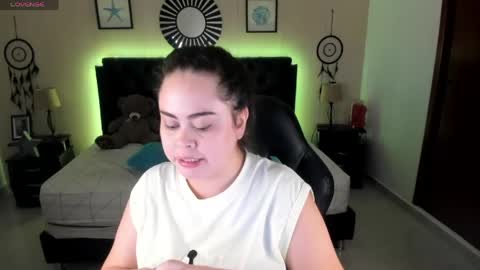 Snapshot of _oliviajoness chatting on June 2026 12:17:01 PM Olivia jones online show from June 2026 12:17:01 PM