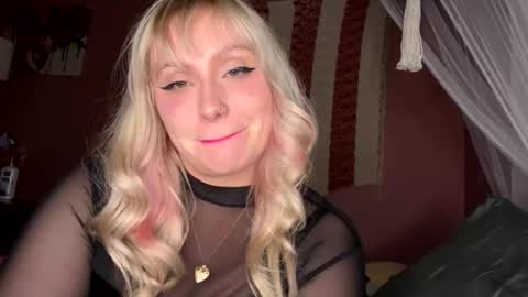 Snapshot of _peaceoutgirlscout_ chatting on November 2025 04:58:02 AM _peaceoutgirlscout_ online show from November 2025 04:58:02 AM