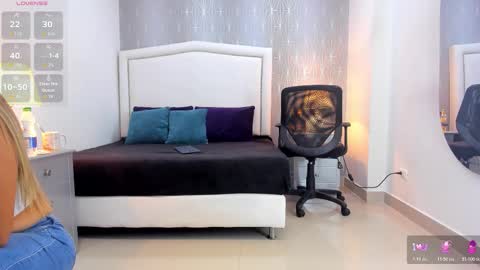 Snapshot of _peach1_ chatting on January 2026 12:29:01 PM peach1 online show from January 2026 12:29:01 PM