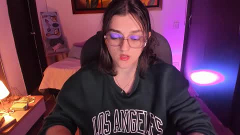 violeta ig  online show from October 2025 04:56:02 AM