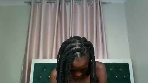 Snapshot of _pretty_savage chatting on April 2026 08:31:02 PM savage online show from April 2026 08:31:02 PM