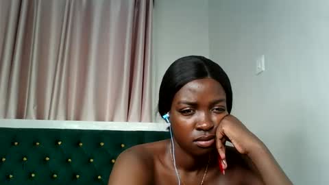 Snapshot of _pretty_savage chatting on May 2026 09:36:01 AM savage online show from May 2026 09:36:01 AM