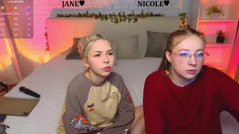 Snapshot of _ramune_ chatting on April 2026 08:25:02 PM Merlizz Eva Jane Mila Nicole left to right online show from April 2026 08:25:02 PM