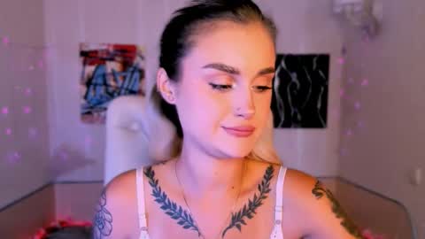 Snapshot of _ravena chatting on October 2025 10:25:01 AM _ravena online show from October 2025 10:25:01 AM