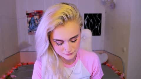 _ravena online show from November 2025 03:23:02 PM