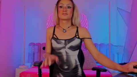 Snapshot of _scarletmoore chatting on June 2026 08:09:02 AM Scarlett online show from June 2026 08:09:02 AM
