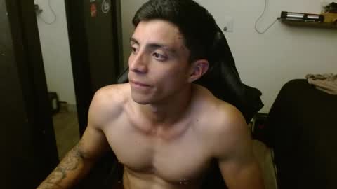 Snapshot of _schnnneider_ chatting on May 2026 11:22:01 PM SCHNEIDER online show from May 2026 11:22:01 PM