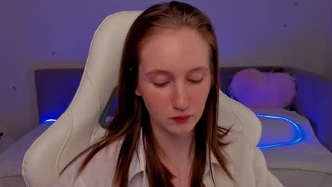 _secretelly_ online show from November 2025 03:42:02 AM