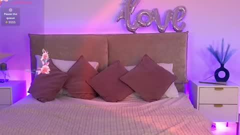 Selestia online show from April 2026 01:02:01 PM