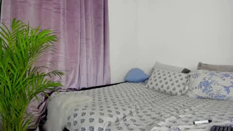 Snapshot of _sexy_star_ chatting on February 2025 11:28:02 PM E T H A N S T A R online show from February 2025 11:28:02 PM