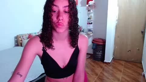 Snapshot of _shanellxxx chatting on May 2026 10:07:01 PM _shanellxxx online show from May 2026 10:07:01 PM