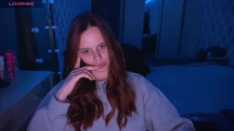 Snapshot of _slutty_fox_ chatting on September 2025 09:37:01 PM Alice online show from September 2025 09:37:01 PM