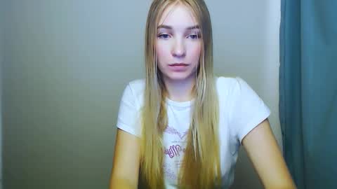 Snapshot of _snow_queen__ chatting on December 2025 08:37:02 PM Rachel online show from December 2025 08:37:02 PM