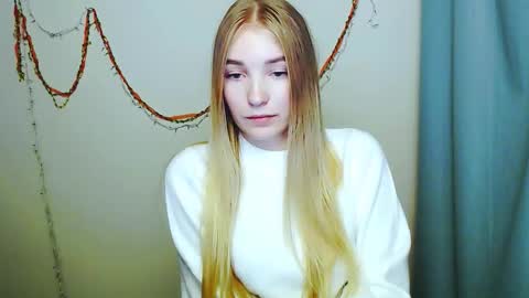 Snapshot of _snow_queen__ chatting on December 2025 09:10:02 PM Rachel online show from December 2025 09:10:02 PM