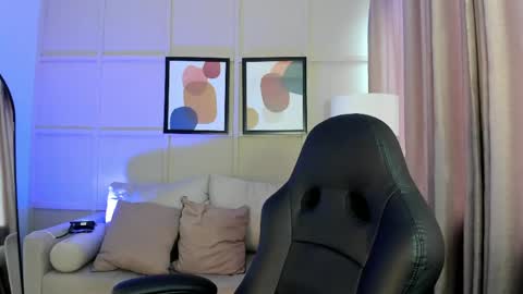 Sophie  online show from June 2026 08:33:02 PM